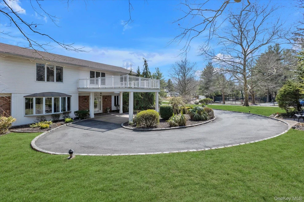 Unit for sale at 1 Somner Drive, Huntington, NY 11746