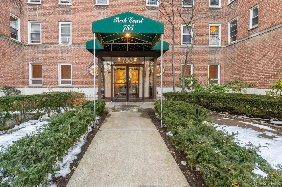 Unit for sale at 755 Bronx River Road, Yonkers, NY 10708