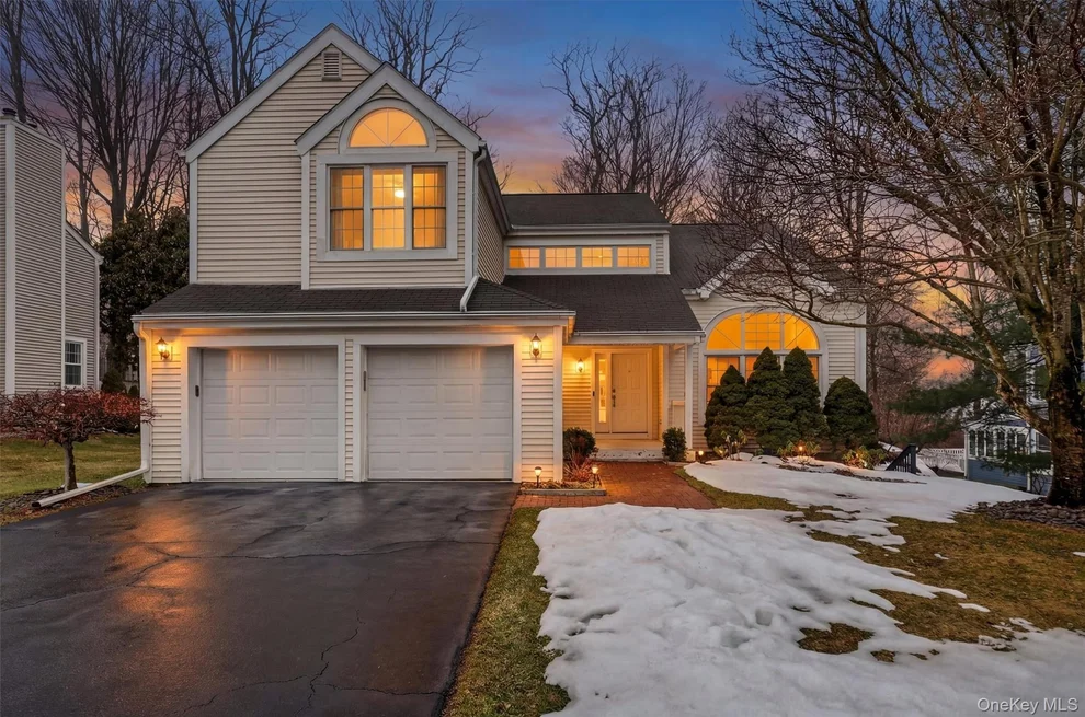 Unit for sale at 3158 Stoneleigh Court, Yorktown, NY 10598