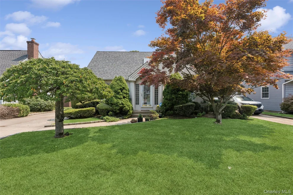 Unit for sale at 22 Briarcliff Drive, Hempstead, NY 11566