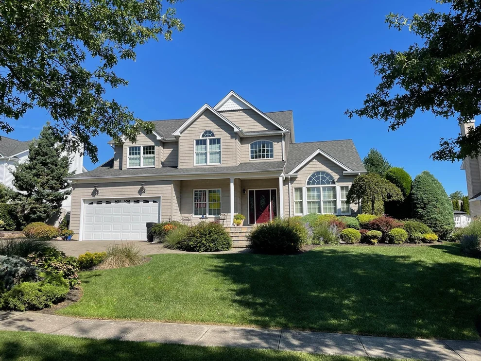 Unit for sale at 25 Franciscan Lane, Smithtown, NY 11787