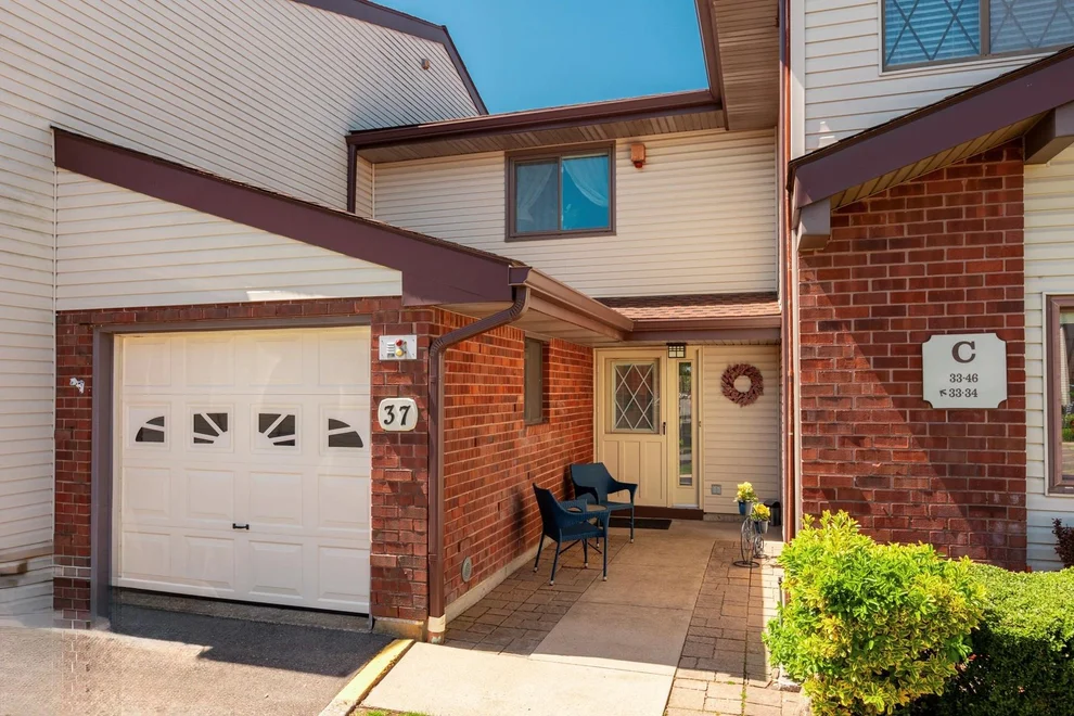 Unit for sale at 37 Cambridge Drive W, Babylon, NY 11726