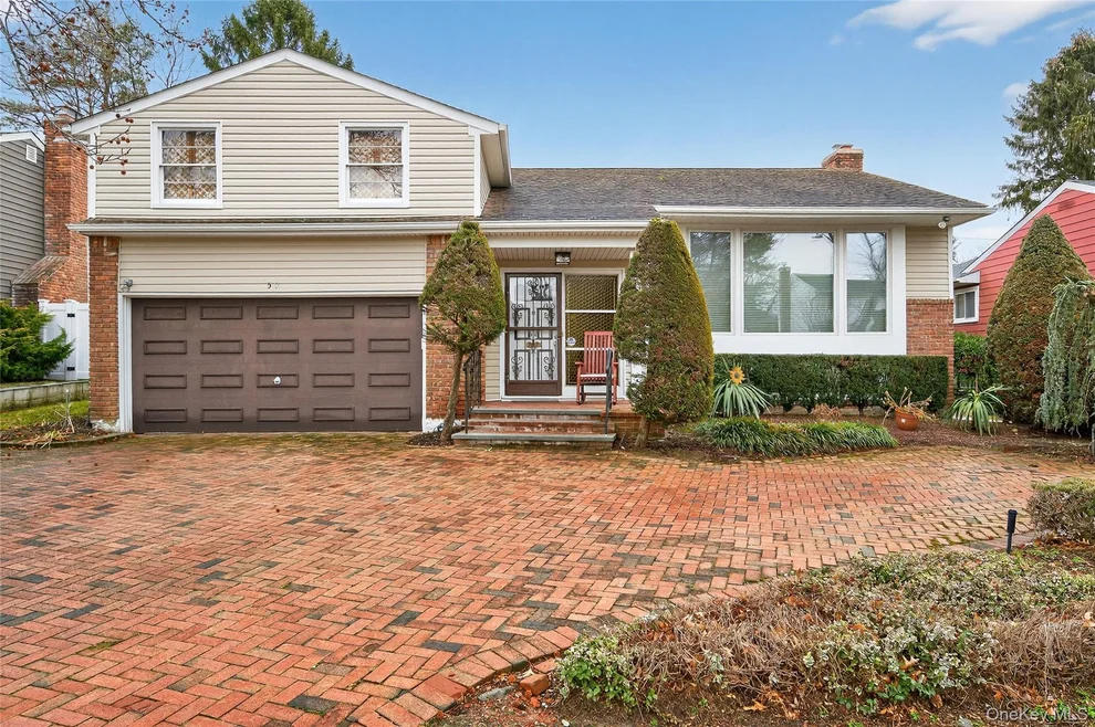 Unit for sale at 50 Netto Lane, Oyster Bay, NY 11803