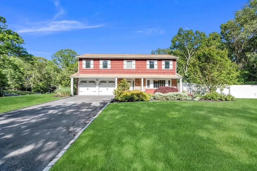 Unit for sale at 17 Woodview Drive, Smithtown, NY 11767