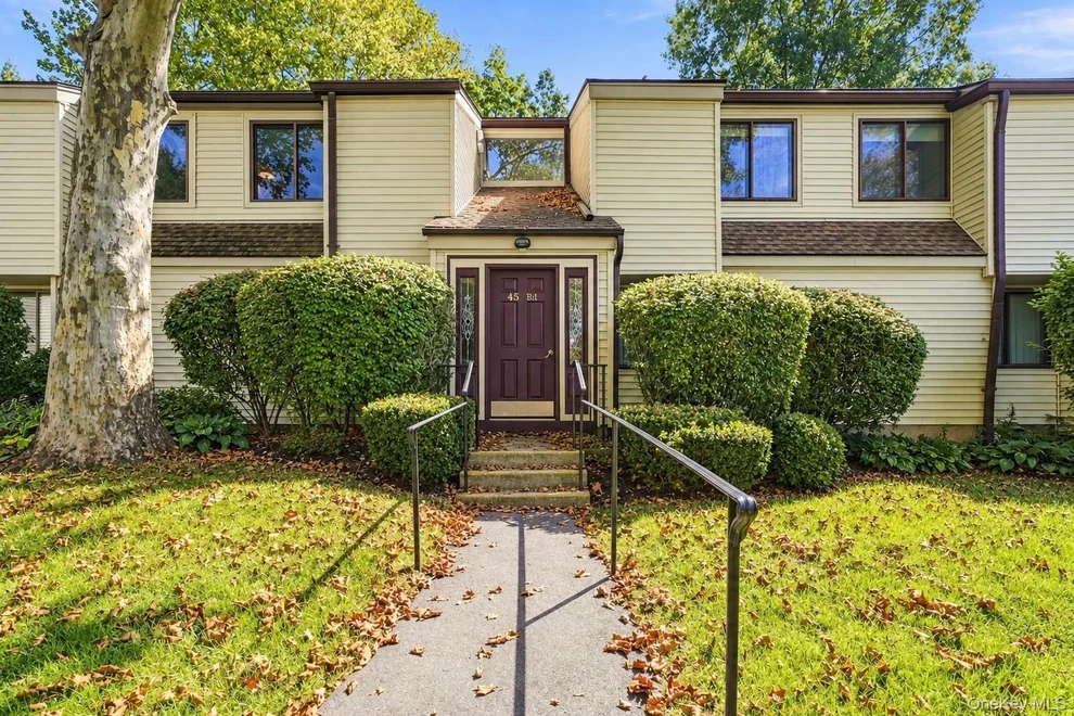 Unit for sale at 45 Jefferson Oval, Yorktown, NY 10598