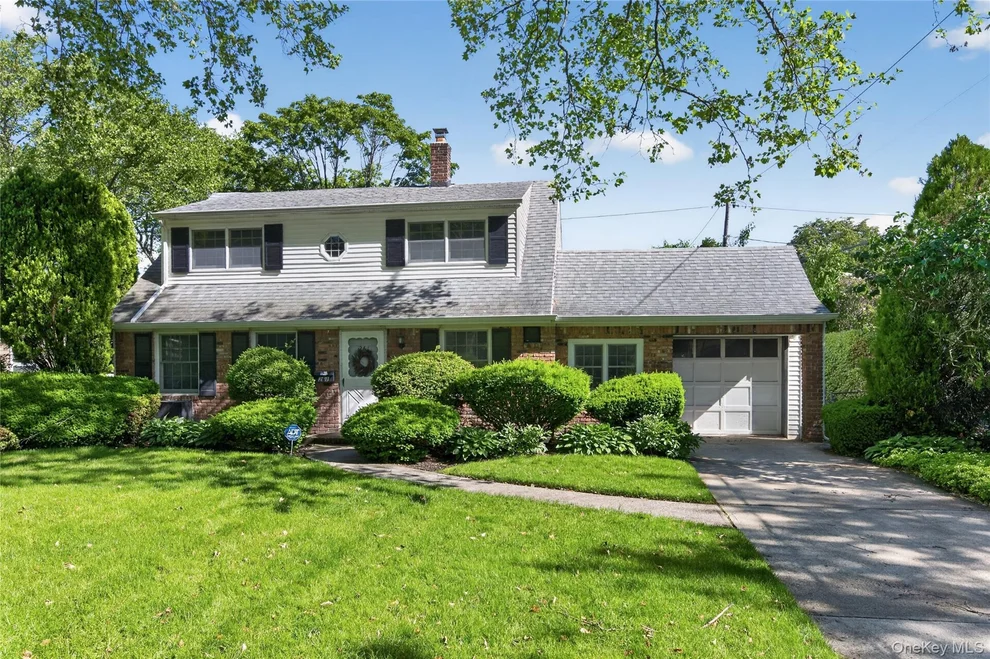 Unit for sale at 261 Wright Avenue, North Hempstead, NY 11514