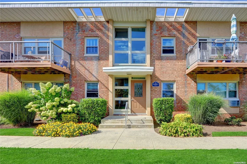 Unit for sale at 4 Rose Street, Hempstead, NY 11572
