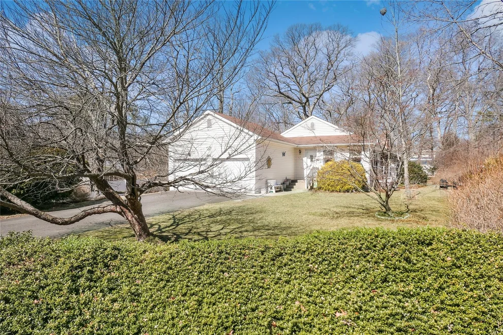 Unit for sale at 161 Smith Rd, Brookhaven, NY 11779