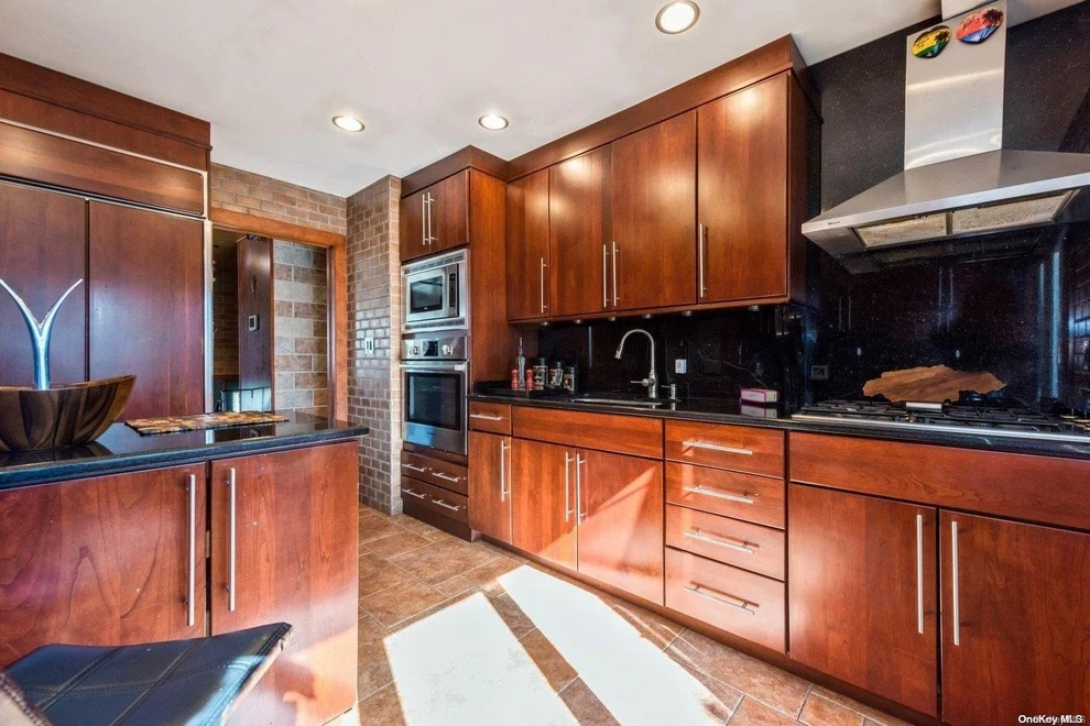 Unit for sale at 88 Sterling, Babylon, NY 11701
