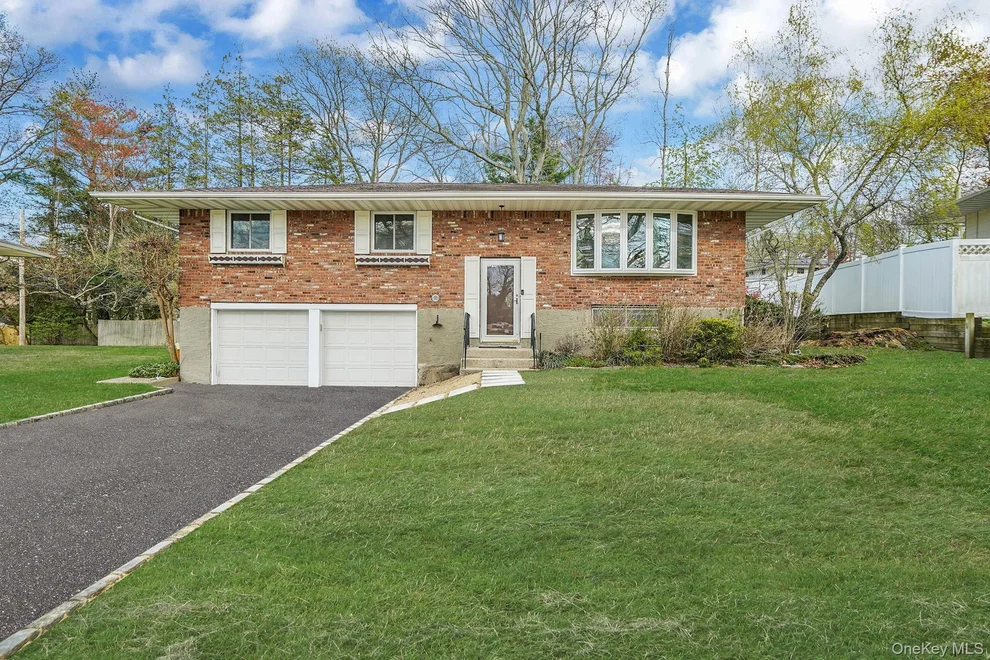 Unit for sale at 13 Bee Drive, Smithtown, NY 11788