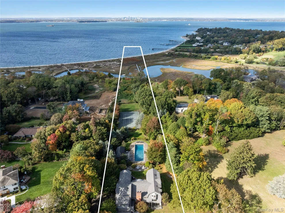 Unit for sale at 25 Soundview Lane, North Hempstead, NY 11050