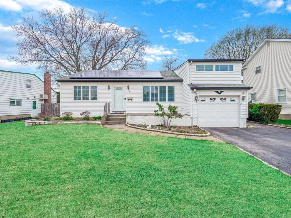 Unit for sale at 42 Elliot Drive, Oyster Bay, NY 11801
