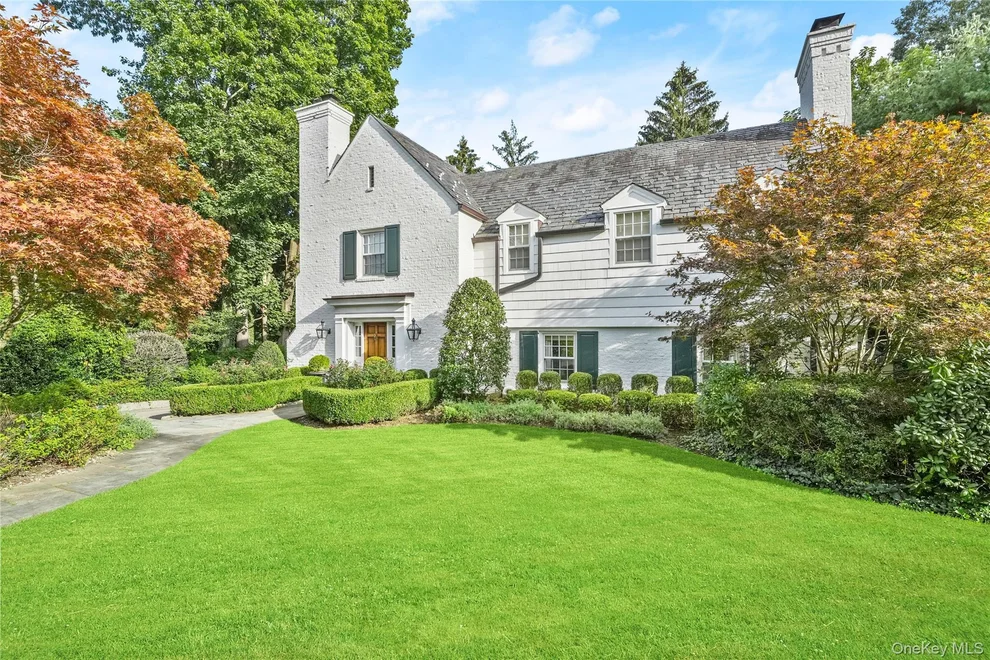 Unit for sale at 25 Moore Road, Yonkers, NY 10708