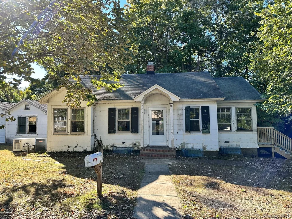 Unit for sale at 344 Coolidge Drive, Huntington, NY 11721