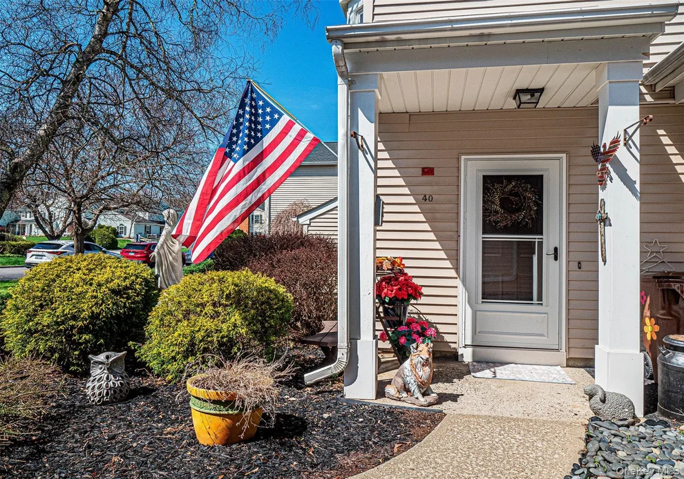 Unit for sale at 40 Weathervane Way, Warwick (Town), NY 10990
