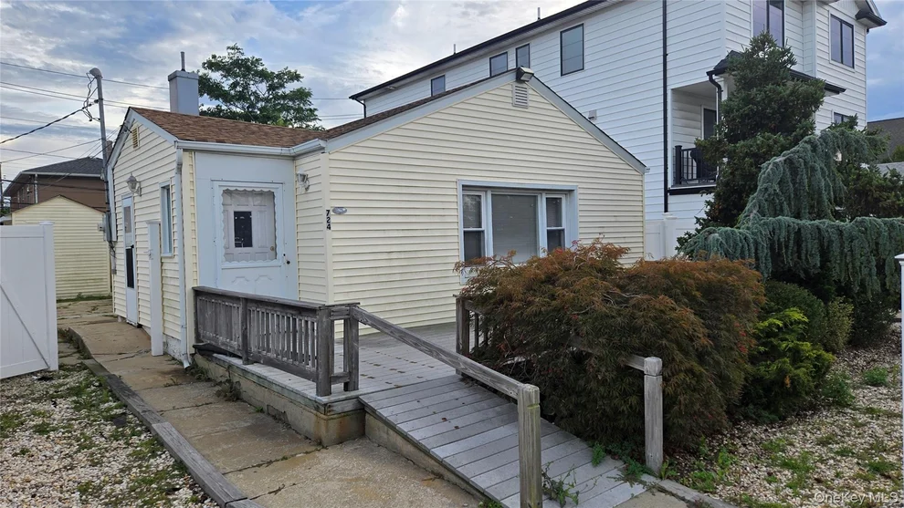 Unit for sale at 724 E Park Avenue, Long Beach, NY 11561