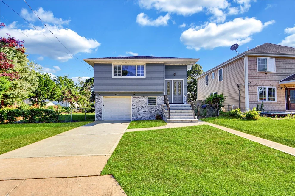 Unit for sale at 9 Rhodes Lane, Hempstead, NY 11552