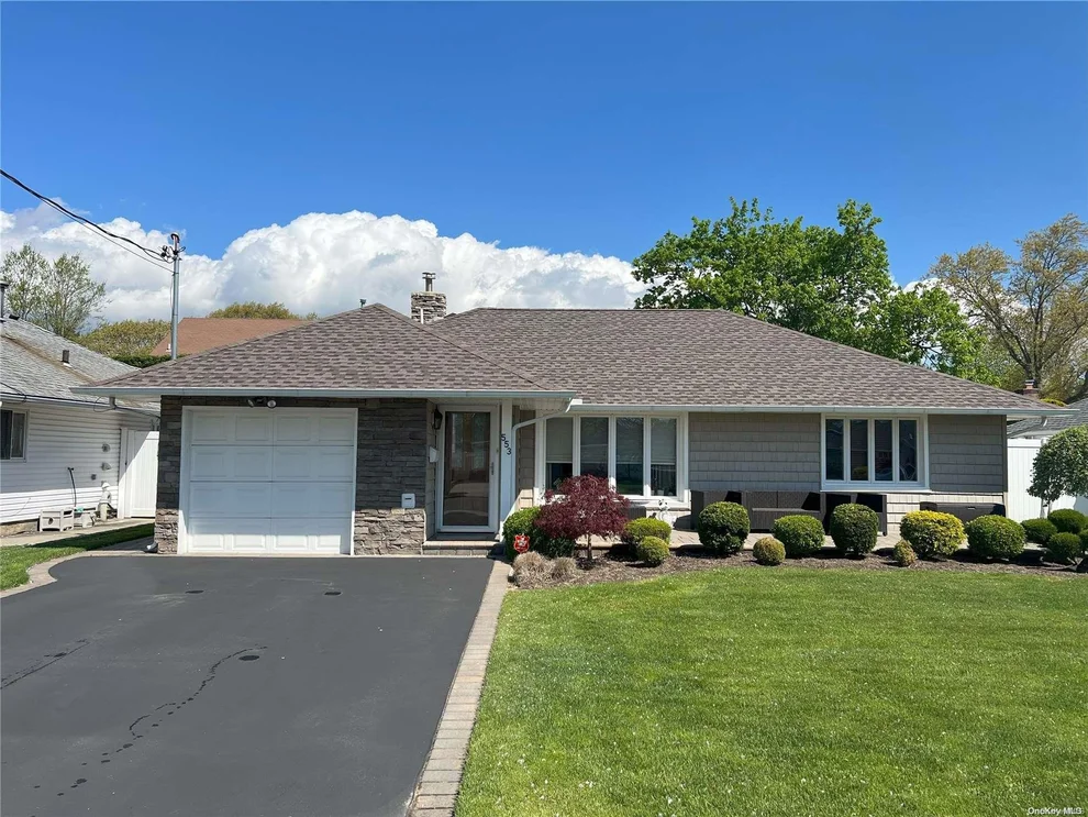 Unit for sale at 553 Derby Drive S, Hempstead, NY 11572