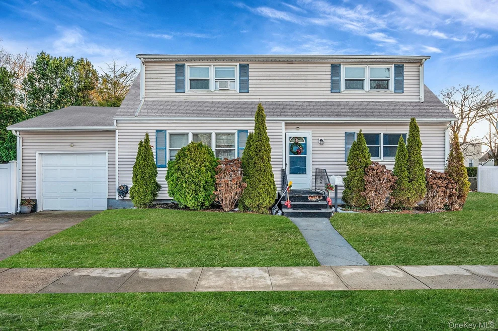 Unit for sale at 15 Macon Street, Babylon, NY 11757