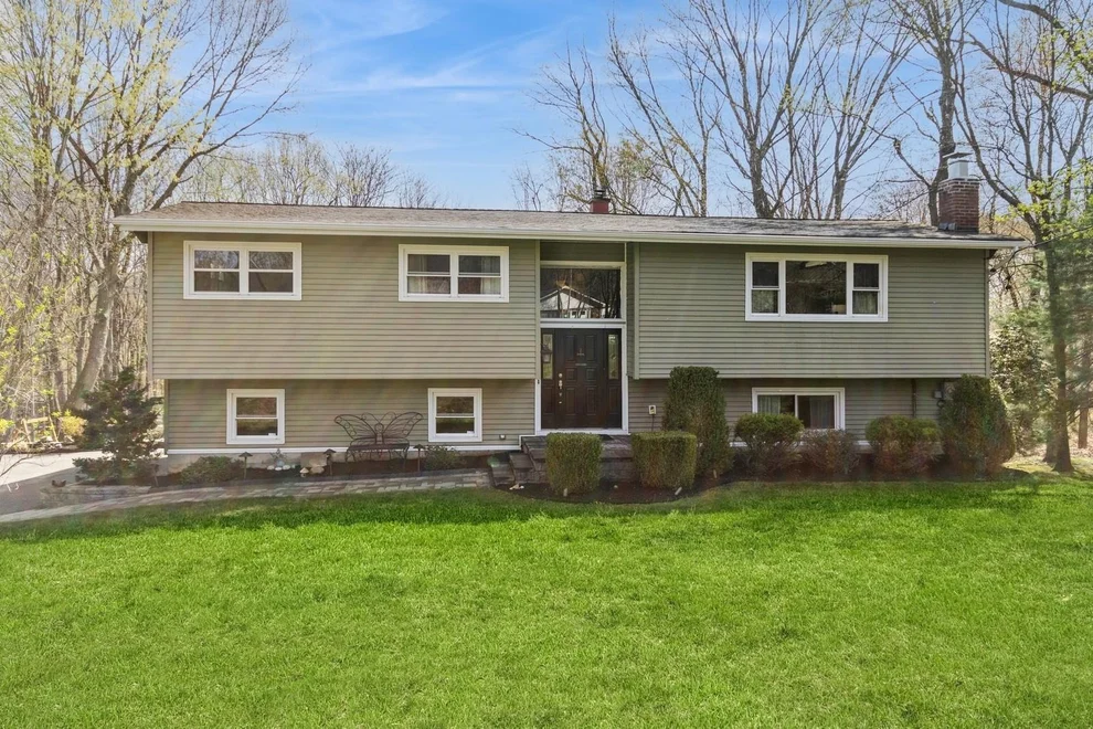 Unit for sale at 6 Overhill Road, Cortlandt, NY 10567