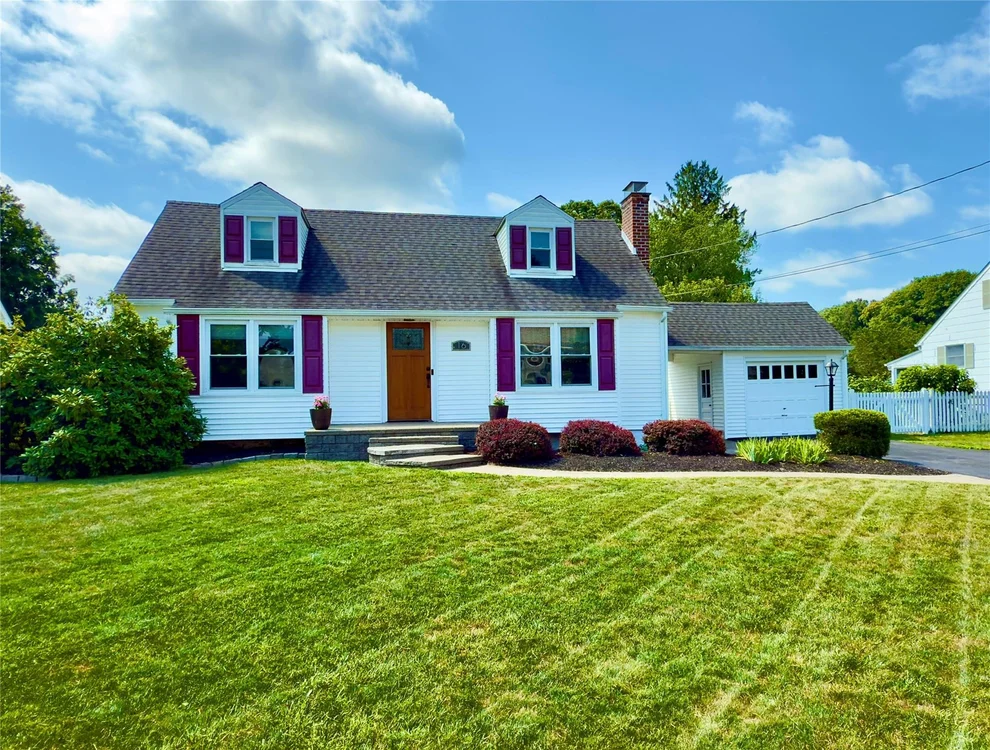 Unit for sale at 16 Caywood Place, Hyde Park, NY 12538