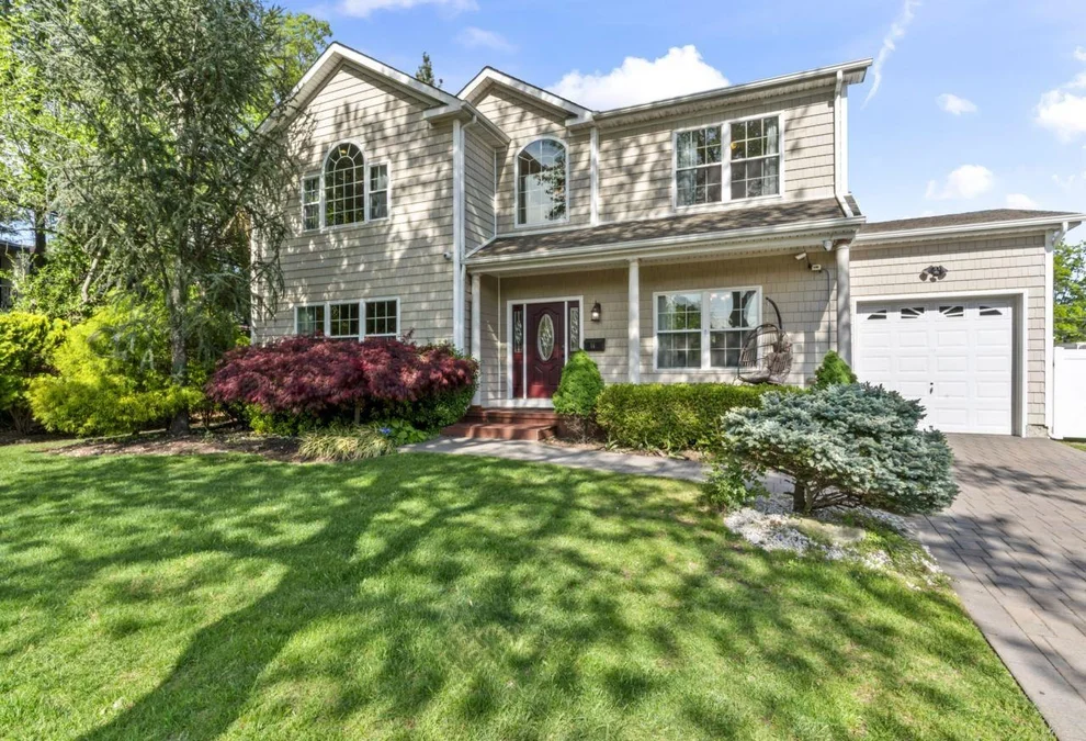 Unit for sale at 16 Terry Lane, Oyster Bay, NY 11803