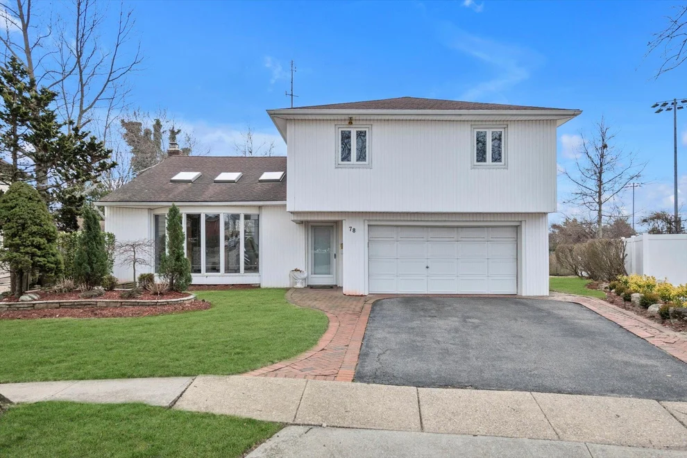 Unit for sale at 78 Newport Drive, Hempstead, NY 11557