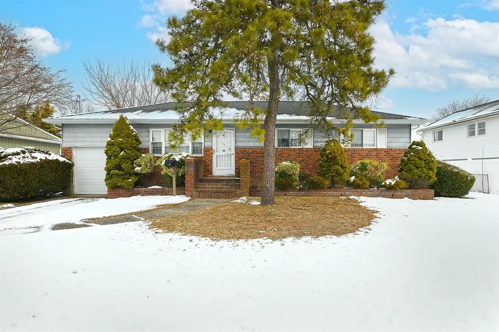 Unit for sale at 53 W 17th Street, Babylon, NY 11729
