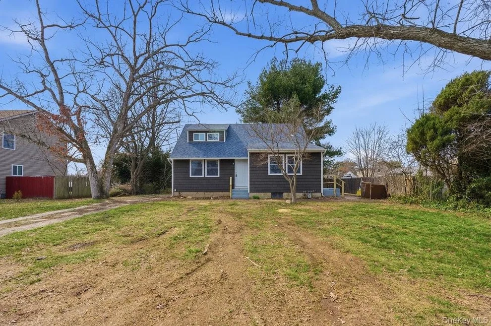 Unit for sale at 45 Meadowbrook Drive, Islip, NY 11717