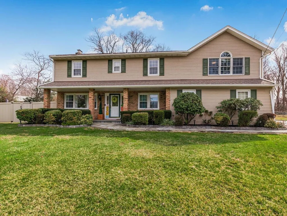 Unit for sale at 4 Leaf Court, Carmel, NY 10541
