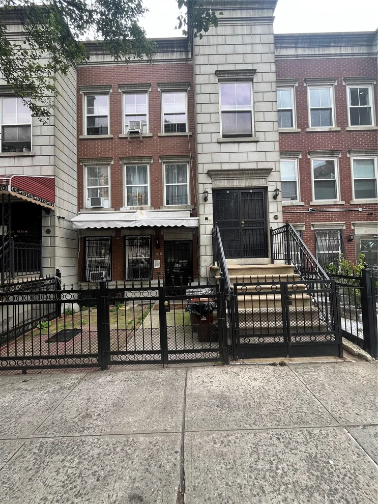 Unit for sale at 810 Courtlandt Avenue, New York, NY 10451