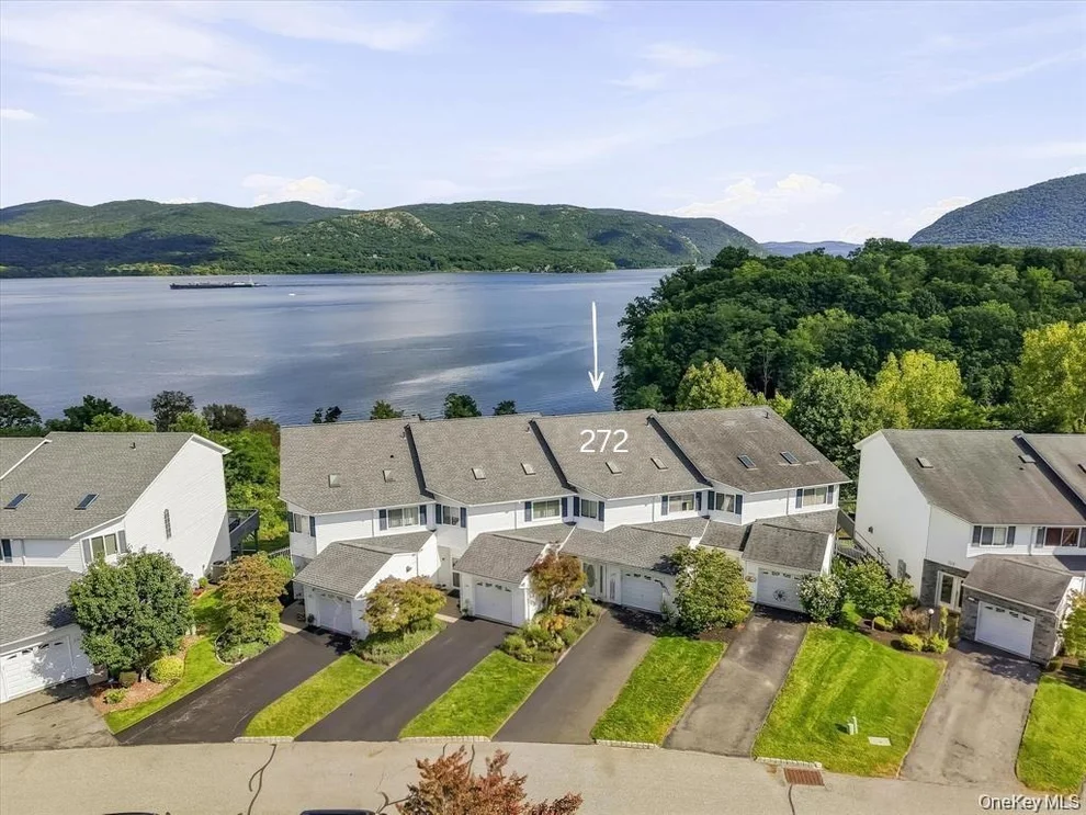 Unit for sale at 272 Tamerisk Lane, New Windsor, NY 12553