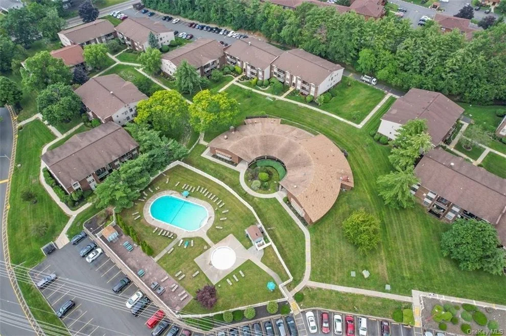 Unit for sale at 270 Country Club Lane, Haverstraw, NY 10970