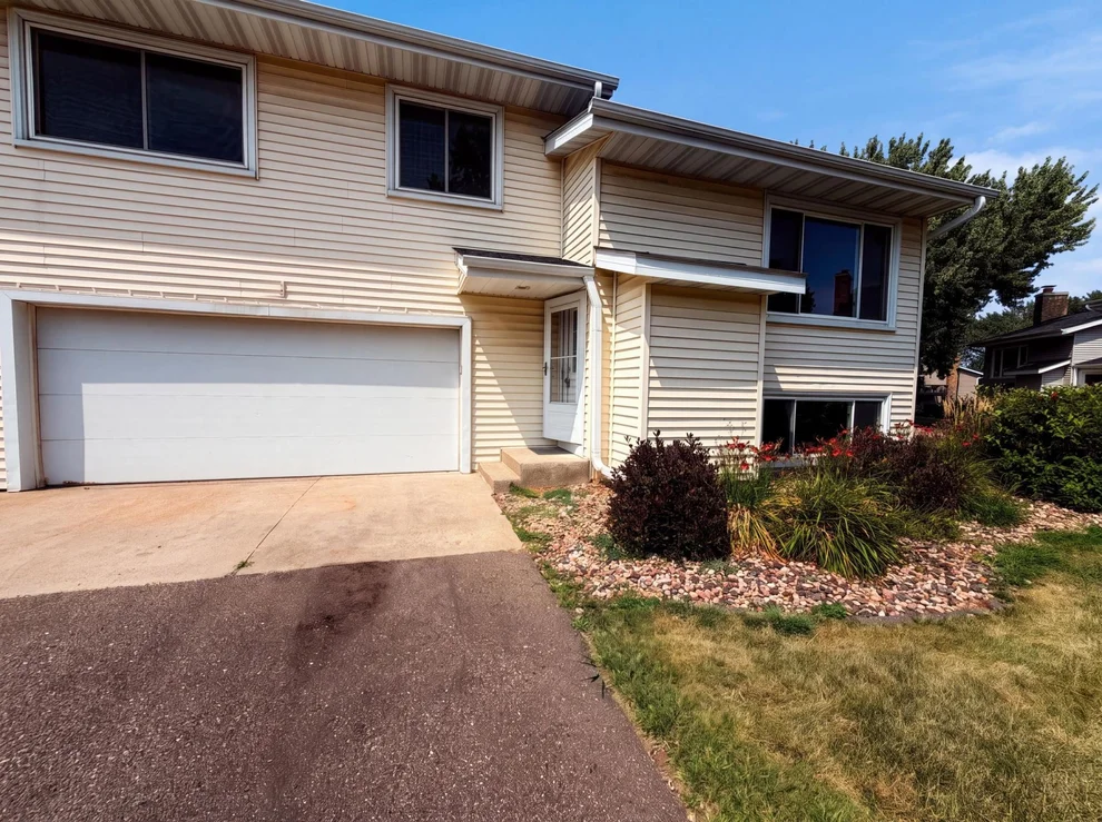 Unit for sale at 16066 Foliage Avenue W, Rosemount, MN 55068