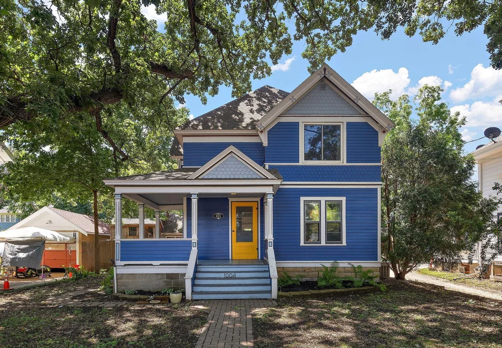 Unit for sale at 1004 Center Street W, Rochester, MN 55902