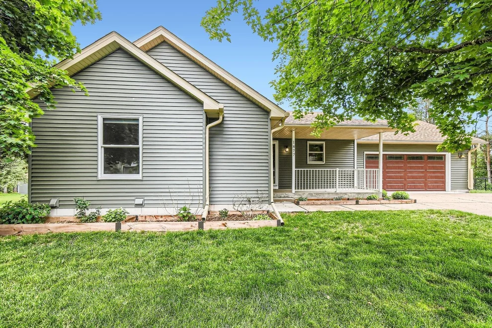 Unit for sale at 1877 Quasar Avenue S, Lake Saint Croix Beach, MN 55043