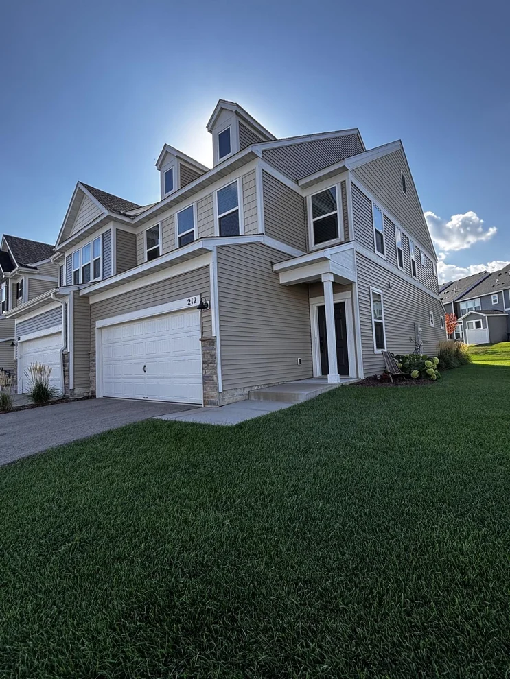 Unit for sale at 212 Junco Road N, Lake Elmo, MN 55042