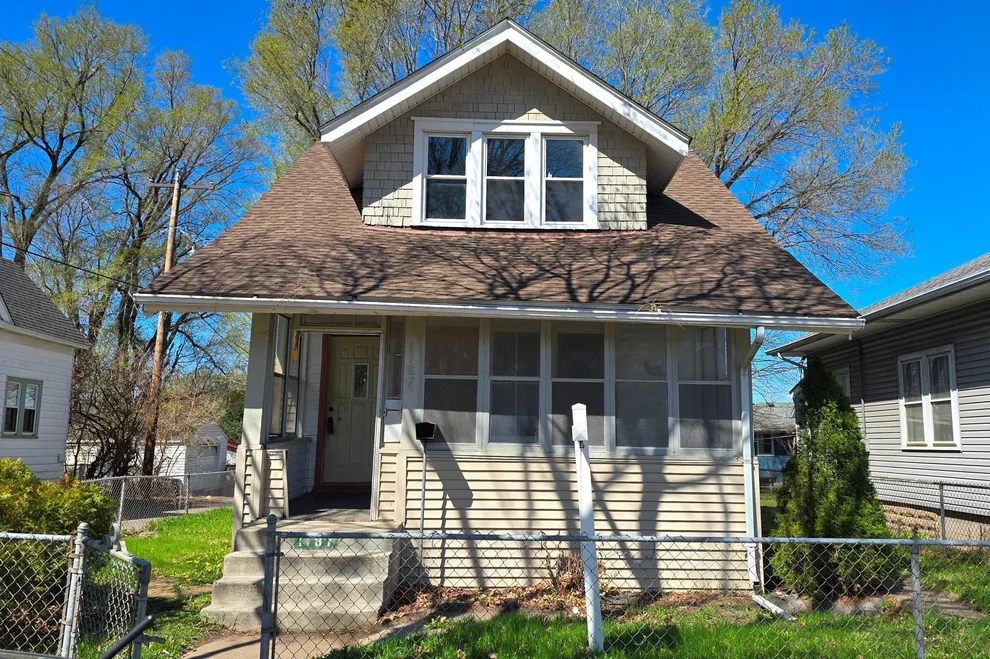 Unit for sale at 1187 Forest Street, Saint Paul, MN 55106