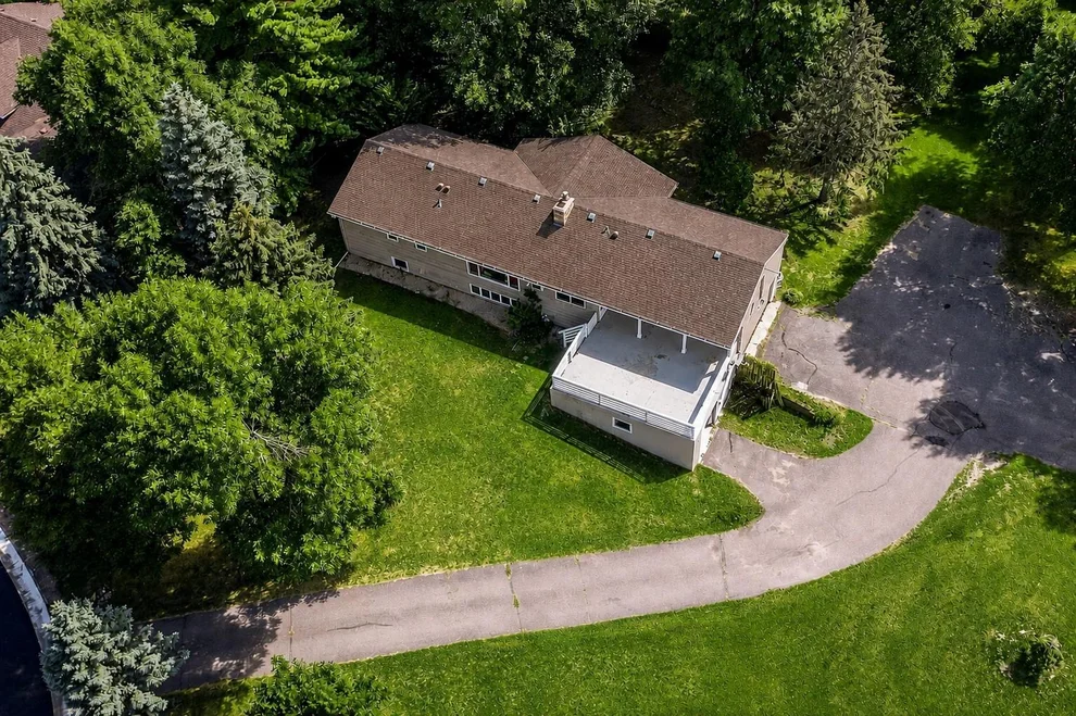 Unit for sale at 8750 Queensland Lane N, Maple Grove, MN 55311