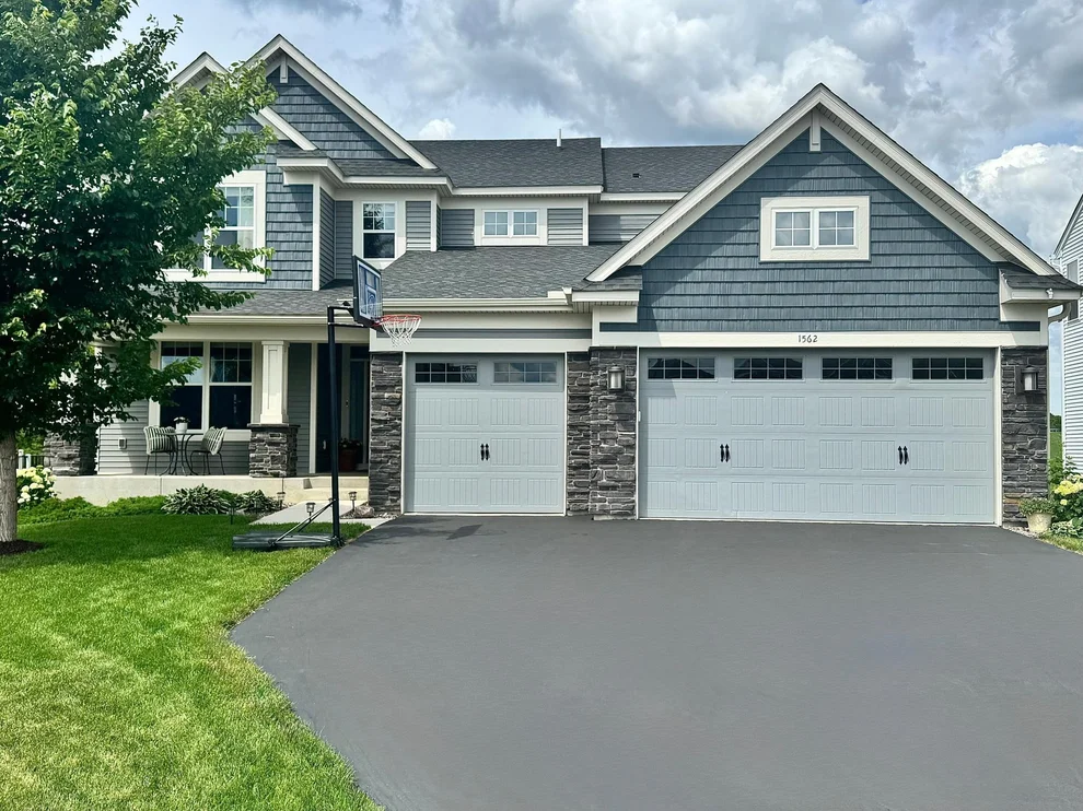Unit for sale at 1562 Edgebrook Lane, Carver, MN 55315