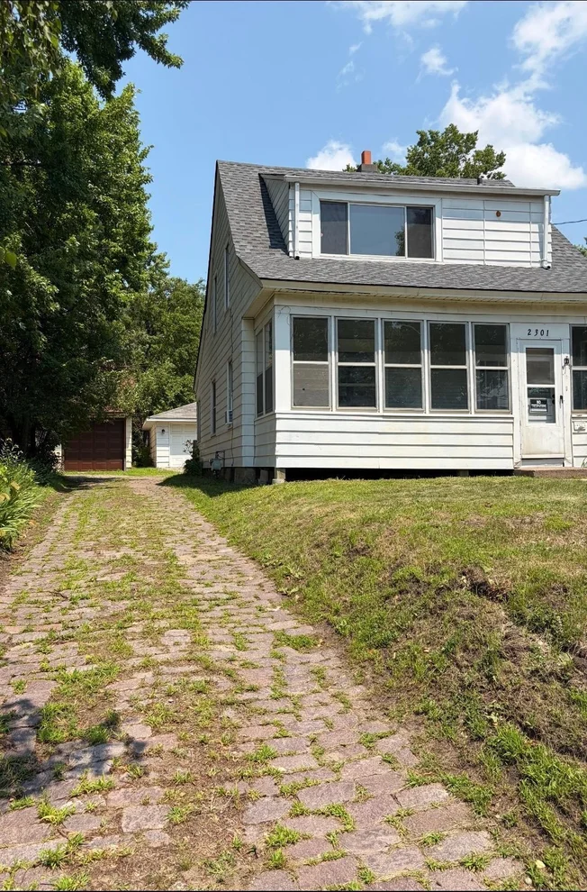 Unit for sale at 2301 Cole Avenue SE, Minneapolis, MN 55414