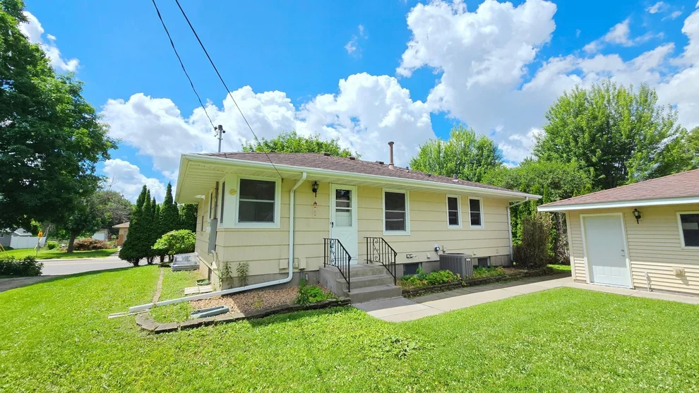 Unit for sale at 3001 29th Avenue NE, Saint Anthony, MN 55418