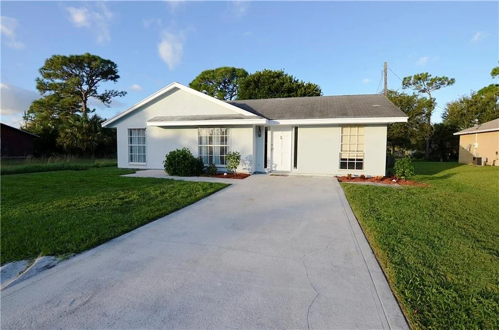 Unit for sale at 5558 SE Avalon Drive, Stuart, FL 34997