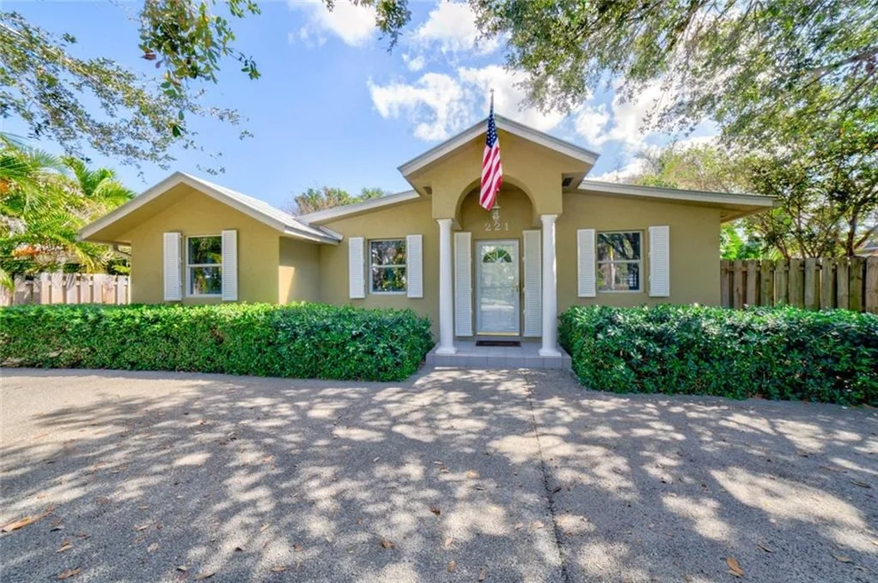 Unit for sale at 221 SE Hibiscus Avenue, Stuart, FL 34996