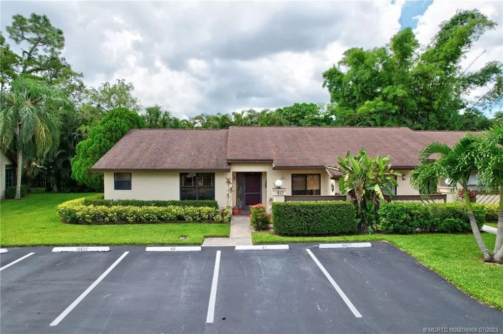 Unit for sale at 40 Copperpod Court, Royal Palm Beach, FL 33411
