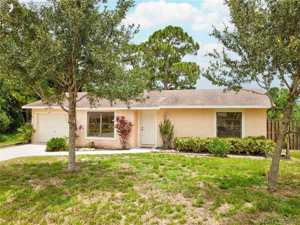 Unit for sale at 264 SE Eyerly Avenue, Port St Lucie, FL 34983