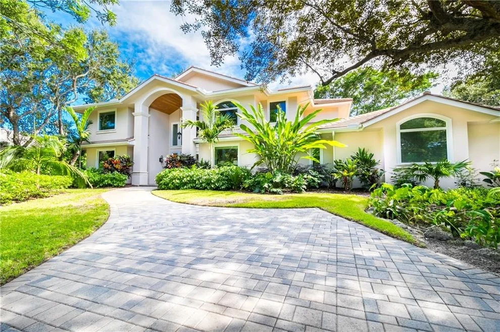 Unit for sale at 9 NE Lofting Way, Sewalls Point, FL 34996