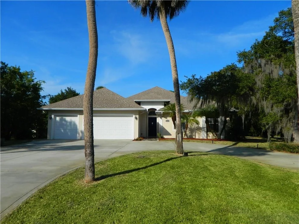 Unit for sale at 104 12th Street SE, Vero Beach, FL 32962