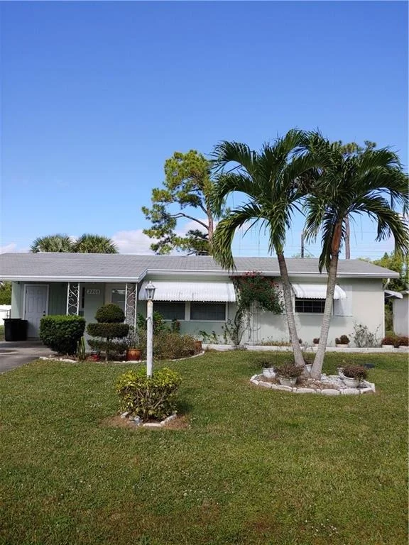 Unit for sale at 2203 SE Washington Street N, Stuart, FL 34997