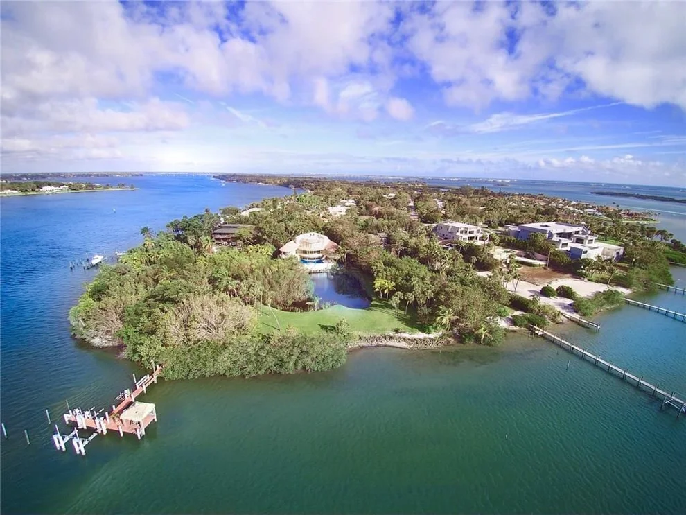 Unit for sale at 49 W High Point Road, Sewalls Point, FL 34996